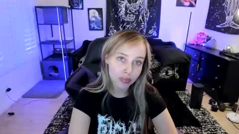 Luna online show from May 5, 11:24 pm