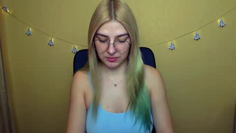 Snapshot of luna_lush_ chatting on December 9, 10:22 am Luna online show from December 9, 10:22 am