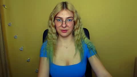 Snapshot of luna_lush_ chatting on December 17, 11:28 am Luna online show from December 17, 11:28 am