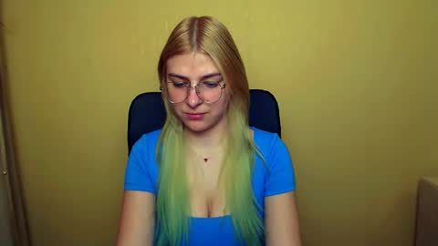 Snapshot of luna_lush_ chatting on January 25, 11:44 am Luna online show from January 25, 11:44 am