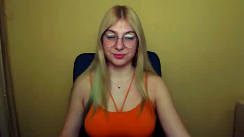 Snapshot of luna_lush_ chatting on January 28, 8:25 am Luna online show from January 28, 8:25 am