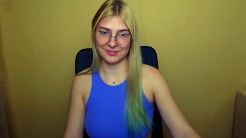 Snapshot of luna_lush_ chatting on February 6, 12:16 pm Luna online show from February 6, 12:16 pm