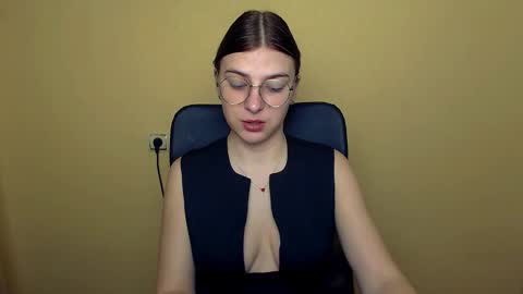 Luna online show from November 21, 1:10 pm