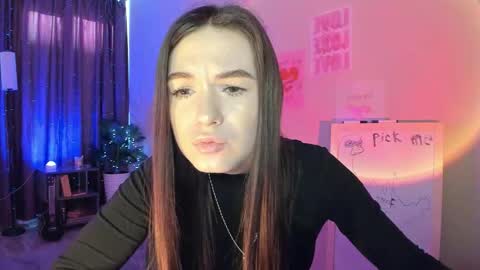 luna_lust_211 online show from March 23, 4:16 am