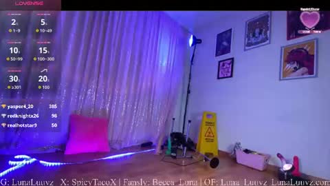 Snapshot of luna_luuvz chatting on July 7, 1:52 am Luna Luuvz online show from July 7, 1:52 am
