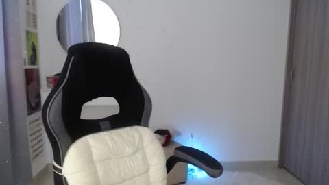 Luna online show from October 11, 7:45 pm