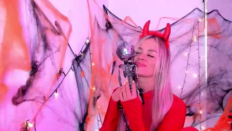 Luna Marquez online show from October 26, 10:04 pm