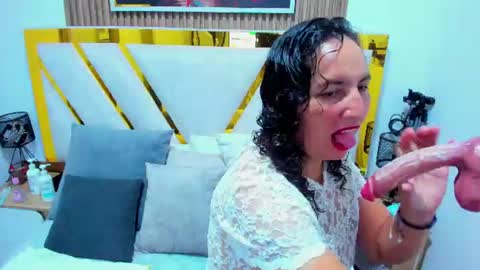 Snapshot of luna_naughty1 chatting on July 28, 4:50 pm luna_naughty1 online show from July 28, 4:50 pm