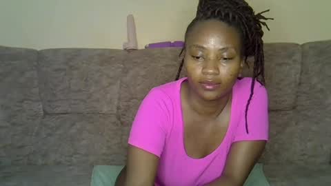 Snapshot of luna_peachy chatting on July 20, 12:29 pm luna_peachy online show from July 20, 12:29 pm