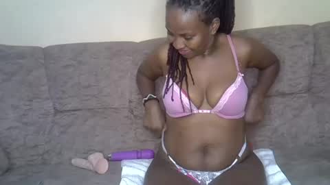 Snapshot of luna_peachy chatting on July 27, 2:57 pm luna_peachy online show from July 27, 2:57 pm