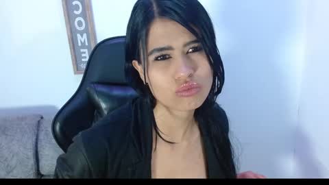 luna_starr69 online show from September 26, 8:35 pm