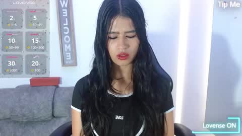 luna_starr69 online show from February 6, 1:25 pm