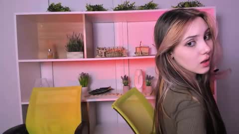 Luna online show from October 23, 7:01 pm