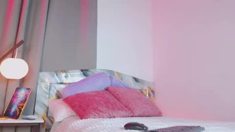 luna_valen online show from November 24, 8:19 pm