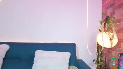 luna_valen online show from March 28, 3:17 am