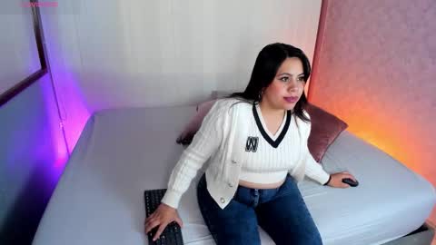 Snapshot of luna_velvett_ chatting on December 17, 11:16 am Luna online show from December 17, 11:16 am