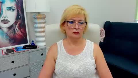 L u n a online show from June 20, 6:38 am