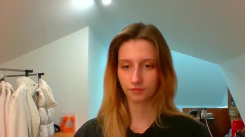 L U N A  online show from December 13, 6:05 pm