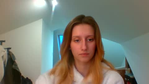 L U N A  online show from January 8, 2:46 pm