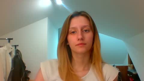 L U N A  online show from January 15, 6:08 pm