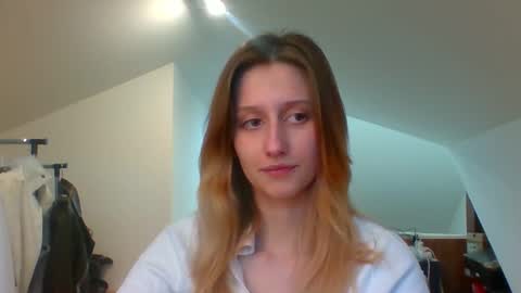 L U N A  online show from January 17, 2:39 pm