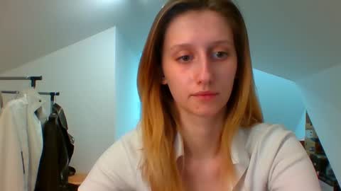 L U N A  online show from February 14, 6:08 pm