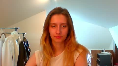 L U N A  online show from March 10, 2:59 pm