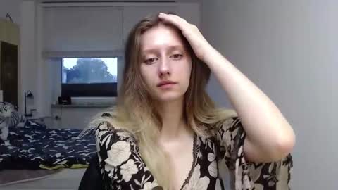 L U N A  online show from September 11, 5:29 am