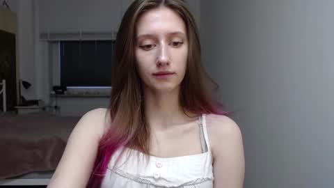 L U N A  online show from November 24, 6:46 am