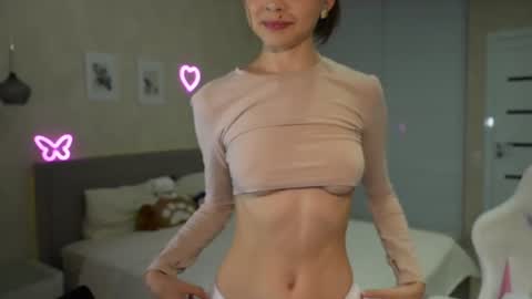 Sweet Luna online show from July 1, 5:45 pm