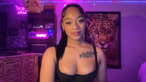 lunaa_11 online show from May 14, 7:26 am