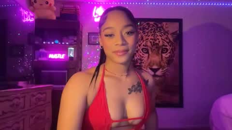 lunaa_11 online show from May 20, 5:46 am