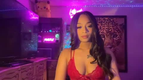 lunaa_11 online show from June 24, 7:40 am