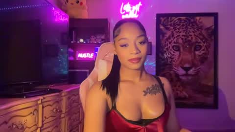 lunaa_11 online show from July 24, 7:17 am