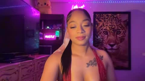 lunaa_11 online show from July 25, 7:28 am