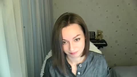 Snapshot of lunaa_bluee chatting on November 11, 9:48 pm lunaa_bluee online show from November 11, 9:48 pm