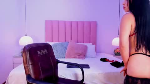 lunaa_skye online show from October 6, 4:59 pm
