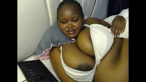 lunabloom01 online show from February 11, 1:16 pm