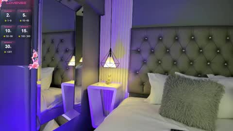 Luna  online show from December 21, 11:39 am