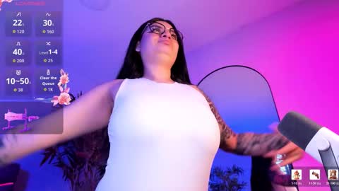 Luna Clarx online show from February 2, 12:15 pm