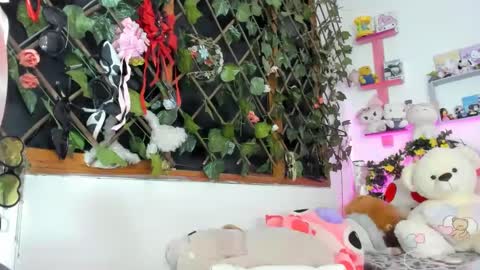 Snapshot of lunacristal_moon chatting on February 11, 8:05 am lunacristal_moon online show from February 11, 8:05 am