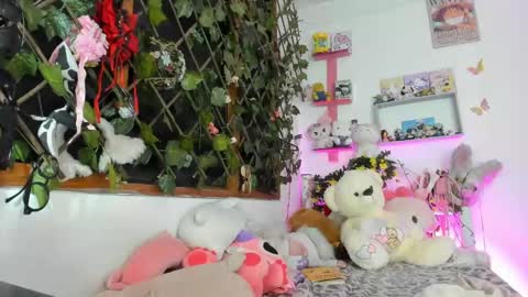 Snapshot of lunacristal_moon chatting on February 13, 10:55 am lunacristal_moon online show from February 13, 10:55 am