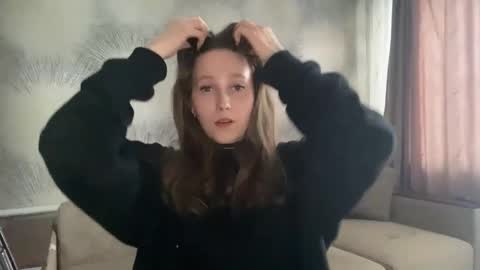 lunafeather online show from January 17, 10:20 am