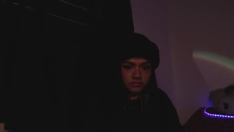 Luna  Online mostly at 9 am 8 pm online show from April 3, 7:23 pm