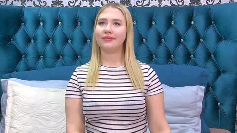 LunaHouston online show from December 20, 2:08 am