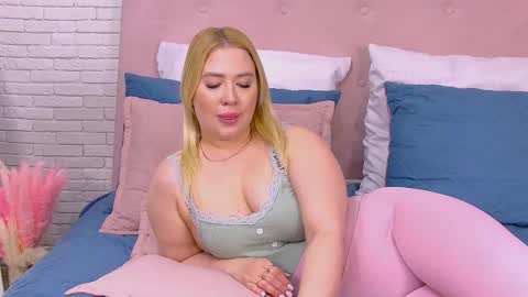 LunaHouston online show from January 31, 7:11 pm