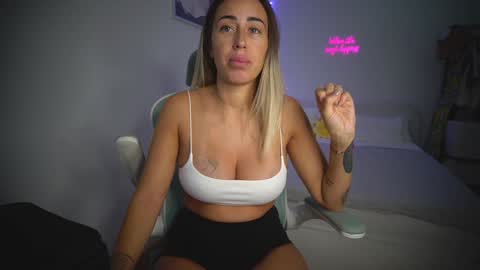 Laura online show from November 4, 10:36 am