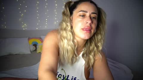 Laura online show from April 4, 4:33 am