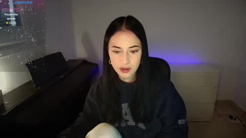 lunainsilk online show from December 3, 9:07 am