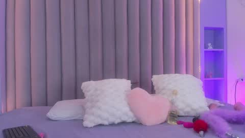 I M  L U N A  online show from January 27, 2:53 am